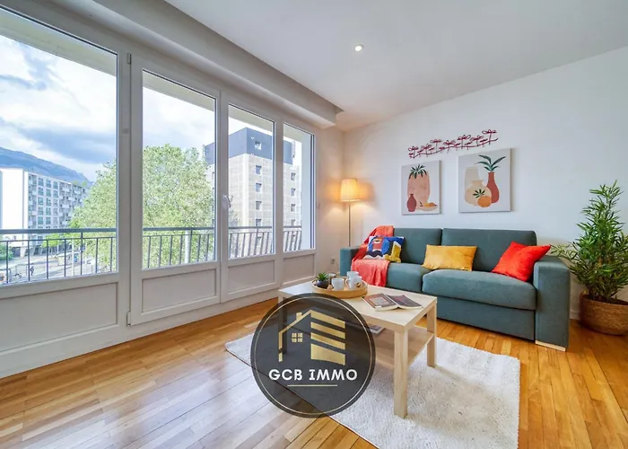 Le Clemenceau - Stade Des Alpes - Parking Gratuit