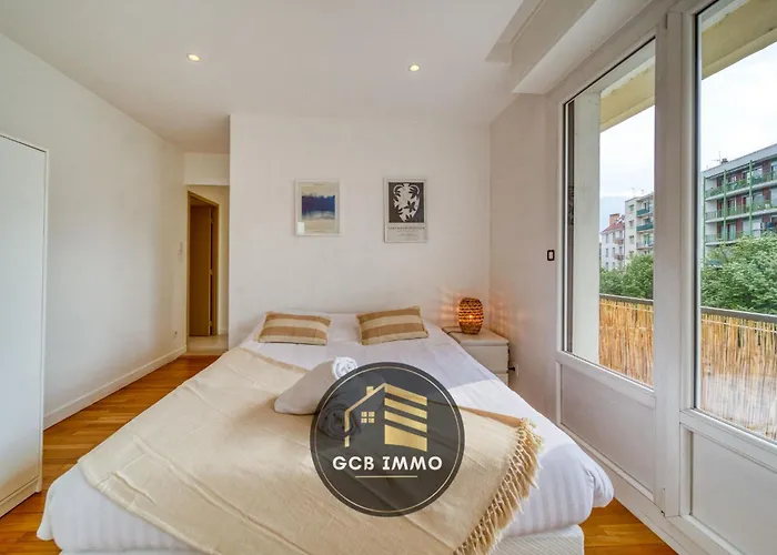 Appartement Le Clemenceau - Stade Des Alpes - Parking Gratuit *